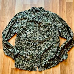Carhartt WIP camo button up. Size XL